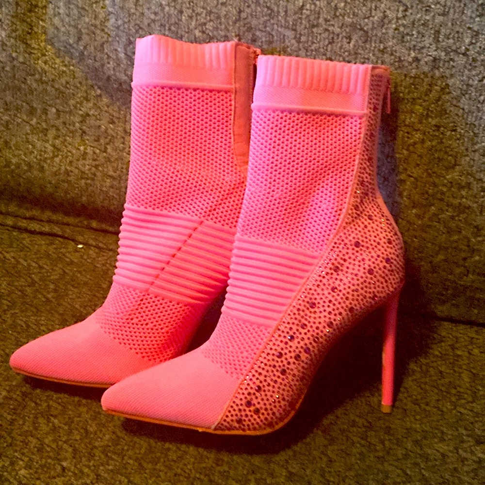 Brand new never worn, Anne Michelle pink boots with a sweater mesh look!
